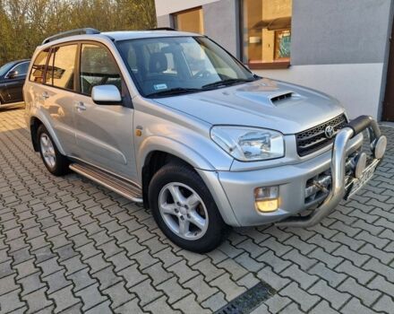 Серый Тойота РАВ 4, объемом двигателя 2 л и пробегом 200 тыс. км за 2499 $, фото 1 на Automoto.ua