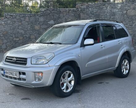 Серый Тойота РАВ 4, объемом двигателя 2 л и пробегом 300 тыс. км за 6855 $, фото 1 на Automoto.ua