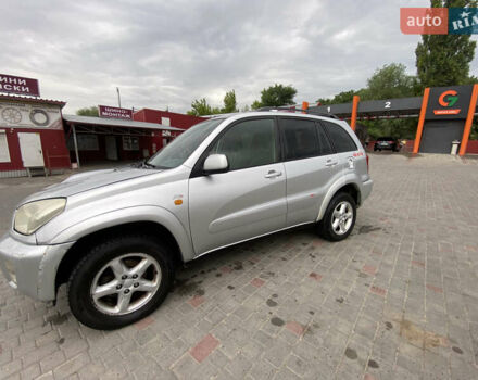 Серый Тойота РАВ 4, объемом двигателя 2 л и пробегом 306 тыс. км за 6800 $, фото 1 на Automoto.ua