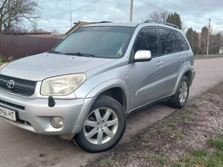 Серый Тойота РАВ 4, объемом двигателя 2 л и пробегом 280 тыс. км за 5900 $, фото 1 на Automoto.ua