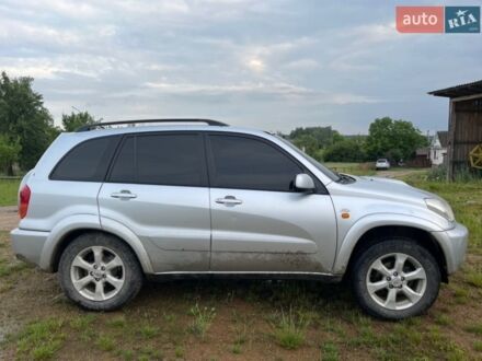 Серый Тойота РАВ 4, объемом двигателя 2 л и пробегом 230 тыс. км за 6000 $, фото 1 на Automoto.ua