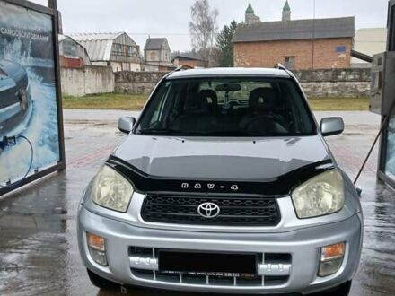 Серый Тойота РАВ 4, объемом двигателя 2 л и пробегом 228 тыс. км за 6600 $, фото 1 на Automoto.ua