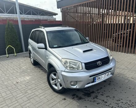 Серый Тойота РАВ 4, объемом двигателя 2 л и пробегом 182 тыс. км за 4200 $, фото 1 на Automoto.ua