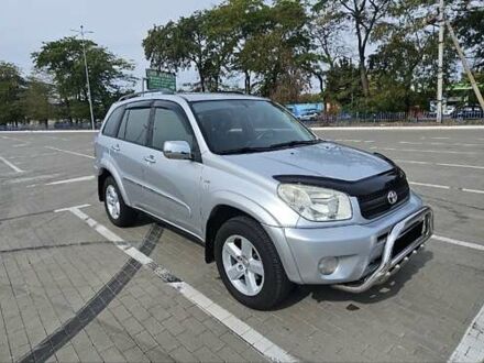 Серый Тойота РАВ 4, объемом двигателя 2 л и пробегом 160 тыс. км за 9000 $, фото 1 на Automoto.ua