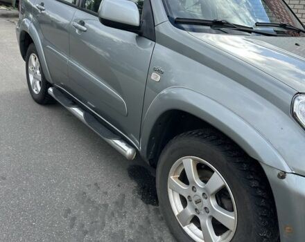 Серый Тойота РАВ 4, объемом двигателя 2 л и пробегом 370 тыс. км за 4000 $, фото 1 на Automoto.ua