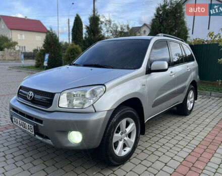 Тойота РАВ 4 2004 в Ивано-Франковске на Automoto.ua Серый Тойота РАВ 4, объемом двигателя 2 л и пробегом 273 тыс. км за 6600 $, фото 1 на Automoto.ua