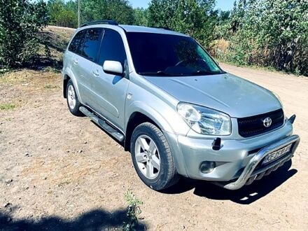 Тойота РАВ 4 2004 у Дніпро (Дніпропетровську) на Automoto.ua Сірий Тойота РАВ 4, об'ємом двигуна 2 л та пробігом 270 тис. км за 7000 $, фото 1 на Automoto.ua