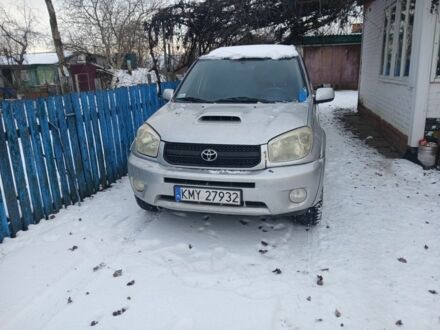 Серый Тойота РАВ 4, объемом двигателя 2 л и пробегом 423 тыс. км за 2000 $, фото 1 на Automoto.ua