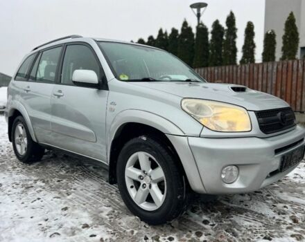 Серый Тойота РАВ 4, объемом двигателя 2 л и пробегом 240 тыс. км за 3400 $, фото 1 на Automoto.ua