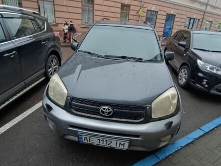 Сірий Тойота РАВ 4, об'ємом двигуна 2 л та пробігом 209 тис. км за 6700 $, фото 1 на Automoto.ua