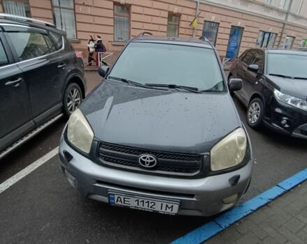 Серый Тойота РАВ 4, объемом двигателя 2 л и пробегом 209 тыс. км за 6700 $, фото 1 на Automoto.ua