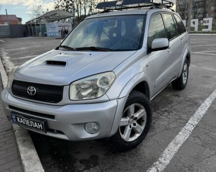 Сірий Тойота РАВ 4, об'ємом двигуна 2 л та пробігом 300 тис. км за 3785 $, фото 1 на Automoto.ua