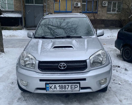 Серый Тойота РАВ 4, объемом двигателя 2 л и пробегом 266 тыс. км за 6400 $, фото 1 на Automoto.ua