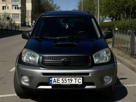 Тойота РАВ 4 2004 в Покров (Орджоникидзе) на Automoto.ua Серый Тойота РАВ 4, объемом двигателя 2 л и пробегом 345 тыс. км за 7700 $, фото 1 на Automoto.ua