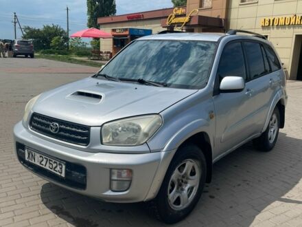 Тойота РАВ 4 2004 у Шевченковом на Automoto.ua Сірий Тойота РАВ 4, об'ємом двигуна 2 л та пробігом 370 тис. км за 3600 $, фото 1 на Automoto.ua