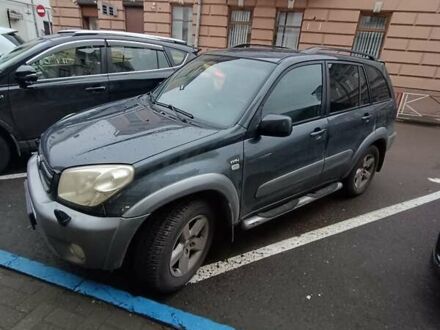 Серый Тойота РАВ 4, объемом двигателя 2 л и пробегом 209 тыс. км за 6700 $, фото 1 на Automoto.ua