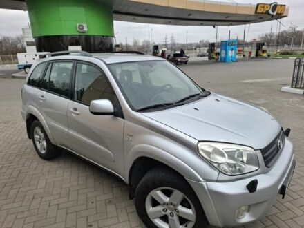 Серый Тойота РАВ 4, объемом двигателя 2 л и пробегом 100 тыс. км за 9500 $, фото 1 на Automoto.ua