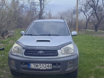 Сірий Тойота РАВ 4, об'ємом двигуна 2 л та пробігом 300 тис. км за 3500 $, фото 1 на Automoto.ua