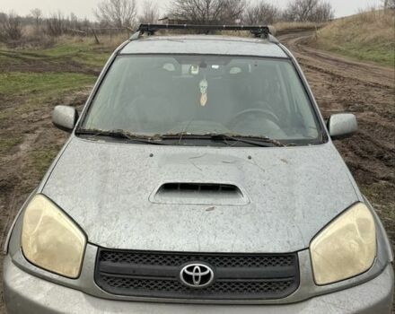 Серый Тойота РАВ 4, объемом двигателя 2 л и пробегом 365 тыс. км за 3500 $, фото 1 на Automoto.ua