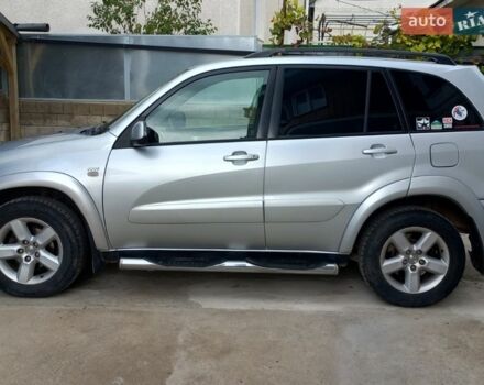 Серый Тойота РАВ 4, объемом двигателя 2 л и пробегом 304 тыс. км за 6600 $, фото 1 на Automoto.ua