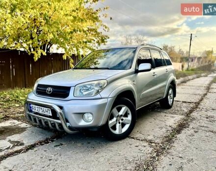 Серый Тойота РАВ 4, объемом двигателя 2 л и пробегом 173 тыс. км за 7900 $, фото 1 на Automoto.ua