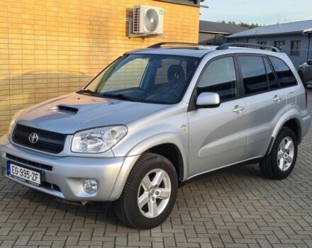 Серый Тойота РАВ 4, объемом двигателя 2 л и пробегом 251 тыс. км за 2700 $, фото 1 на Automoto.ua