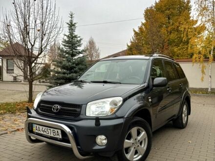 Серый Тойота РАВ 4, объемом двигателя 2 л и пробегом 320 тыс. км за 7700 $, фото 1 на Automoto.ua