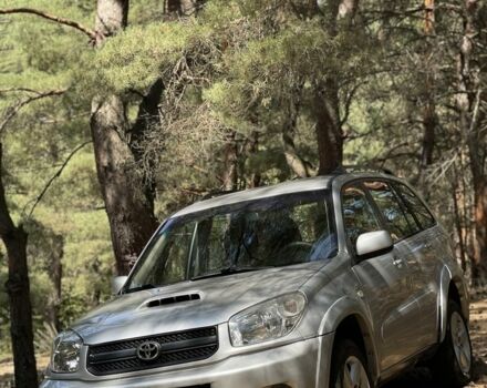Сірий Тойота РАВ 4, об'ємом двигуна 2 л та пробігом 350 тис. км за 2999 $, фото 1 на Automoto.ua