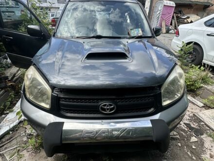 Сірий Тойота РАВ 4, об'ємом двигуна 2.2 л та пробігом 150 тис. км за 2200 $, фото 1 на Automoto.ua