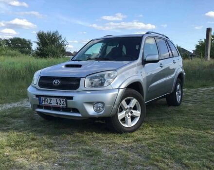 Серый Тойота РАВ 4, объемом двигателя 2 л и пробегом 280 тыс. км за 3600 $, фото 1 на Automoto.ua