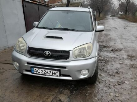 Серый Тойота РАВ 4, объемом двигателя 2 л и пробегом 300 тыс. км за 5531 $, фото 1 на Automoto.ua