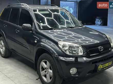 Тойота РАВ 4 2005 у Чернівцях на Automoto.ua Сірий Тойота РАВ 4, об'ємом двигуна 2 л та пробігом 257 тис. км за 10200 $, фото 1 на Automoto.ua