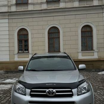 Сірий Тойота РАВ 4, об'ємом двигуна 2.2 л та пробігом 279 тис. км за 9000 $, фото 1 на Automoto.ua