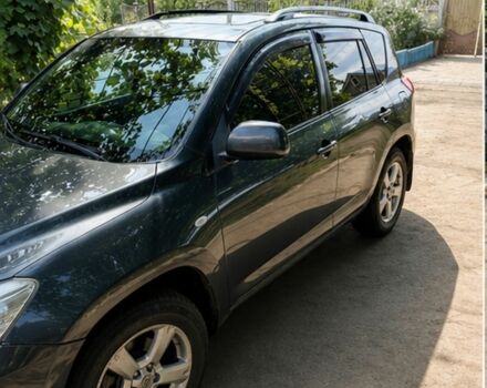 Сірий Тойота РАВ 4, об'ємом двигуна 2 л та пробігом 250 тис. км за 9000 $, фото 1 на Automoto.ua