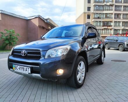 Серый Тойота РАВ 4, объемом двигателя 2 л и пробегом 170 тыс. км за 8700 $, фото 1 на Automoto.ua