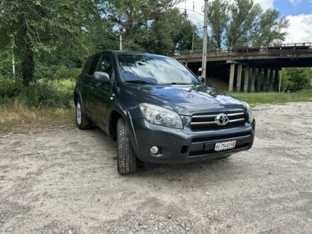 Тойота РАВ 4 2006 в Чернигове на Automoto.ua Серый Тойота РАВ 4, объемом двигателя 2.2 л и пробегом 225 тыс. км за 5137 $, фото 1 на Automoto.ua