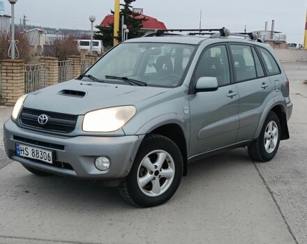 Серый Тойота РАВ 4, объемом двигателя 2 л и пробегом 260 тыс. км за 4250 $, фото 1 на Automoto.ua
