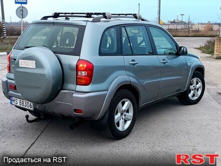 Серый Тойота РАВ 4, объемом двигателя 2 л и пробегом 250 тыс. км за 4250 $, фото 1 на Automoto.ua