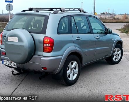 Серый Тойота РАВ 4, объемом двигателя 2 л и пробегом 250 тыс. км за 4250 $, фото 1 на Automoto.ua