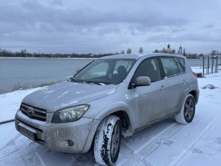 Сірий Тойота РАВ 4, об'ємом двигуна 2.2 л та пробігом 315 тис. км за 5100 $, фото 1 на Automoto.ua