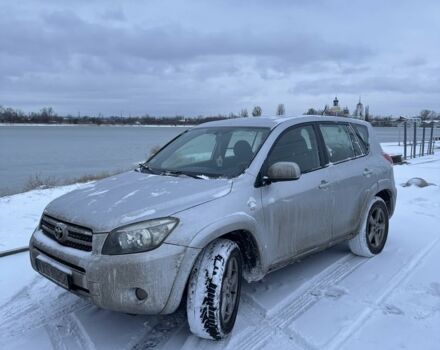 Серый Тойота РАВ 4, объемом двигателя 2.2 л и пробегом 315 тыс. км за 5100 $, фото 1 на Automoto.ua