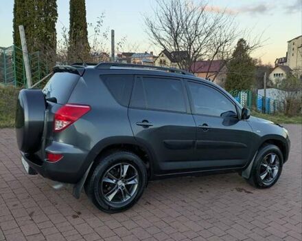Серый Тойота РАВ 4, объемом двигателя 2 л и пробегом 234 тыс. км за 7950 $, фото 1 на Automoto.ua