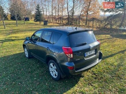 Серый Тойота РАВ 4, объемом двигателя 2.23 л и пробегом 310 тыс. км за 8800 $, фото 1 на Automoto.ua