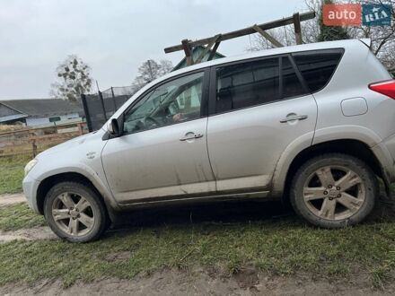 Сірий Тойота РАВ 4, об'ємом двигуна 2.23 л та пробігом 246 тис. км за 7800 $, фото 1 на Automoto.ua