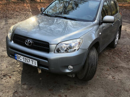 Серый Тойота РАВ 4, объемом двигателя 2 л и пробегом 257 тыс. км за 7900 $, фото 1 на Automoto.ua
