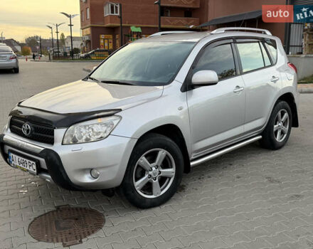 Сірий Тойота РАВ 4, об'ємом двигуна 2 л та пробігом 238 тис. км за 9999 $, фото 1 на Automoto.ua