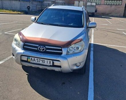Серый Тойота РАВ 4, объемом двигателя 2 л и пробегом 411 тыс. км за 8200 $, фото 1 на Automoto.ua