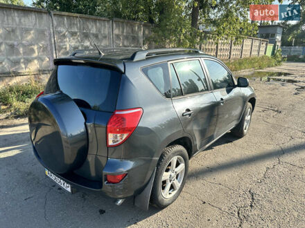 Тойота РАВ 4 2007 в Киеве на Automoto.ua Серый Тойота РАВ 4, объемом двигателя 1.99 л и пробегом 135 тыс. км за 10500 $, фото 1 на Automoto.ua