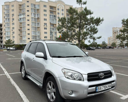 Сірий Тойота РАВ 4, об'ємом двигуна 2.4 л та пробігом 208 тис. км за 11000 $, фото 1 на Automoto.ua
