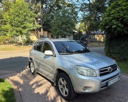 Серый Тойота РАВ 4, объемом двигателя 2 л и пробегом 240 тыс. км за 8700 $, фото 1 на Automoto.ua